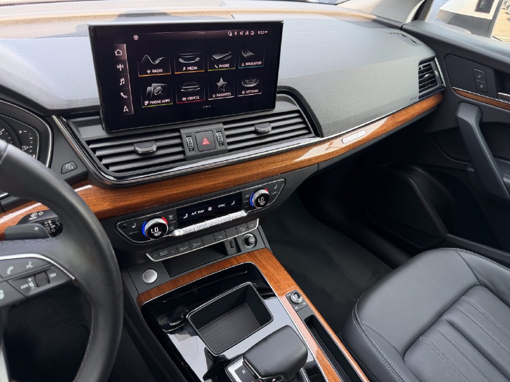 Used 2023 Audi Q5 2.0T Premium w/ Convenience Package AWD/4WD image 20