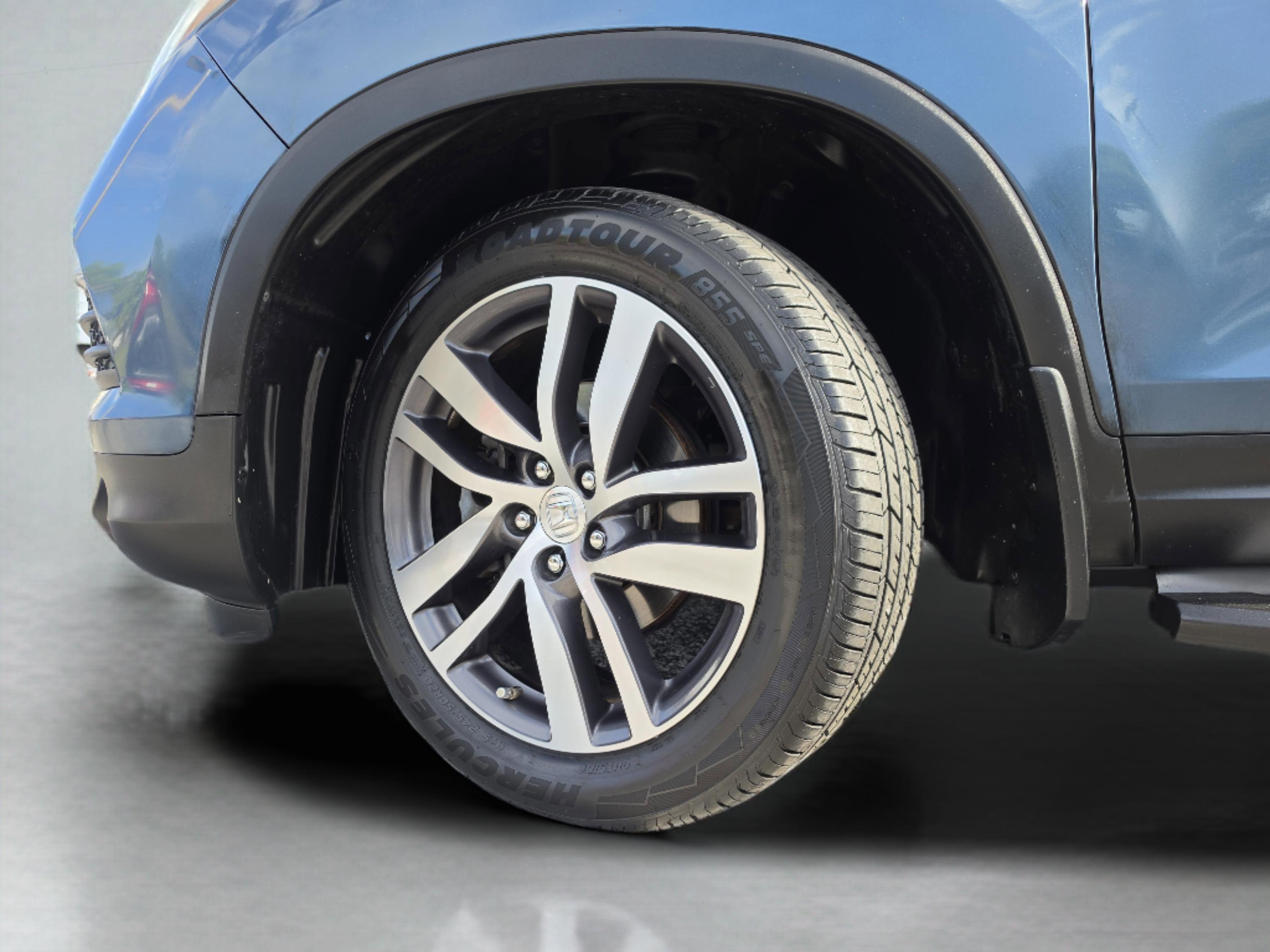 Used 2017 Honda Pilot Touring image 44