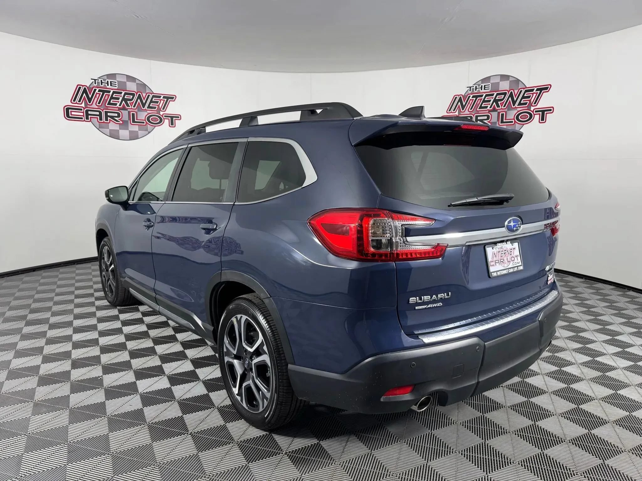 Used 2024 Subaru Ascent Limited w/ Technology Package AWD/4WD image 5