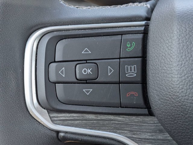 Used 2024 Jeep Wagoneer L Series II RWD image 27