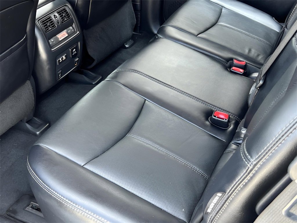 Used 2020 Nissan Pathfinder Platinum image 21