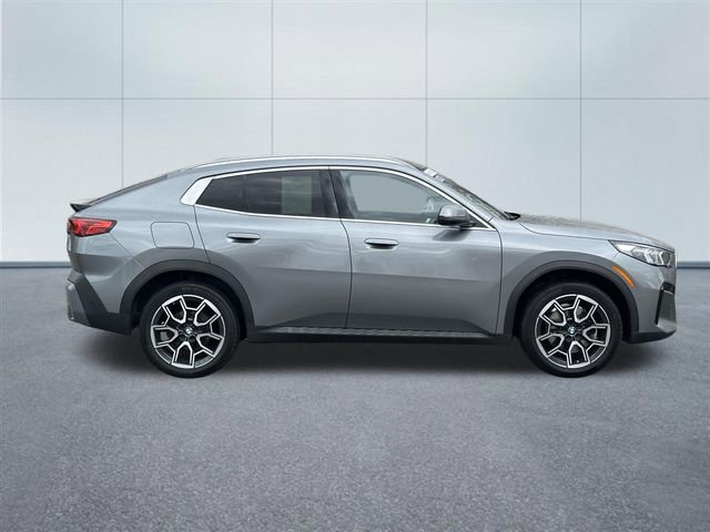 Certified 2025 BMW X2 xDrive28i w/ Premium Package image 5