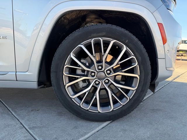 Used 2023 Jeep Grand Cherokee L Summit image 34