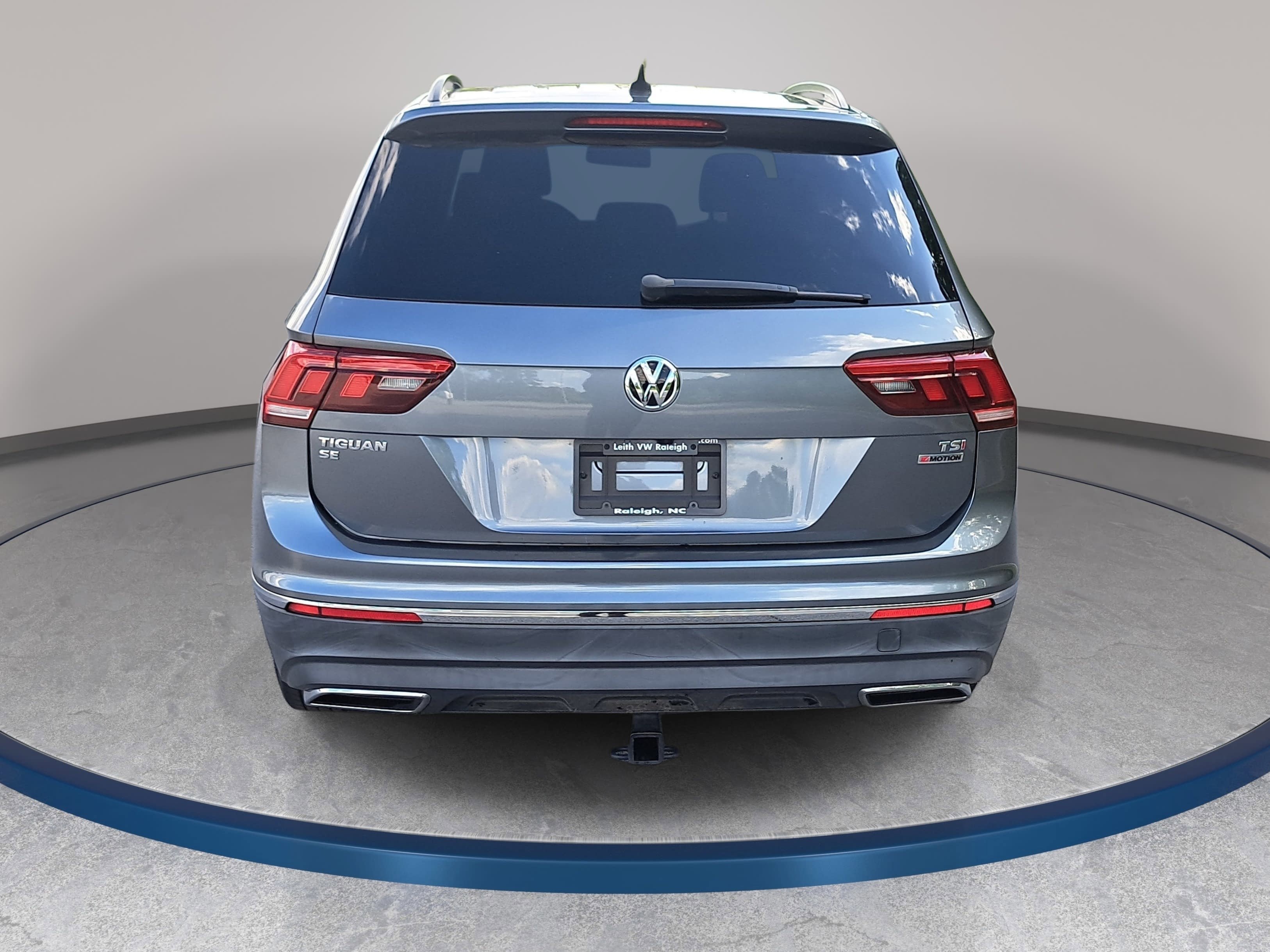 Used 2018 Volkswagen Tiguan SE w/ Panoramic Sunroof Package AWD/4WD image 6