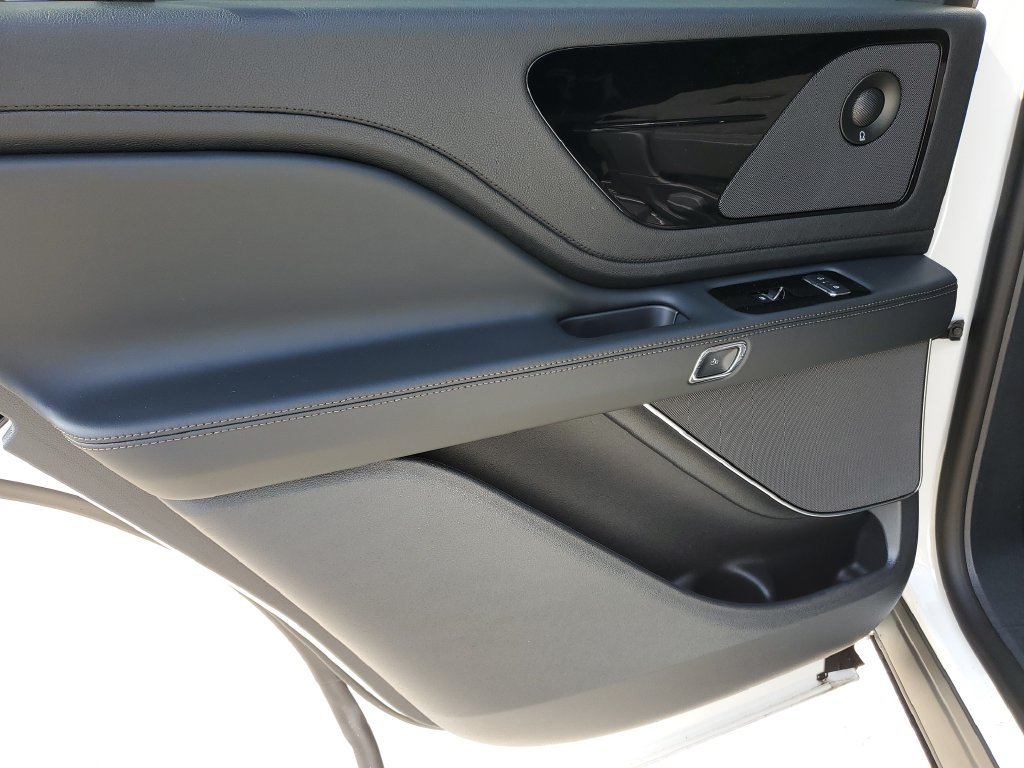 New 2026 Lincoln Aviator 2WD image 9