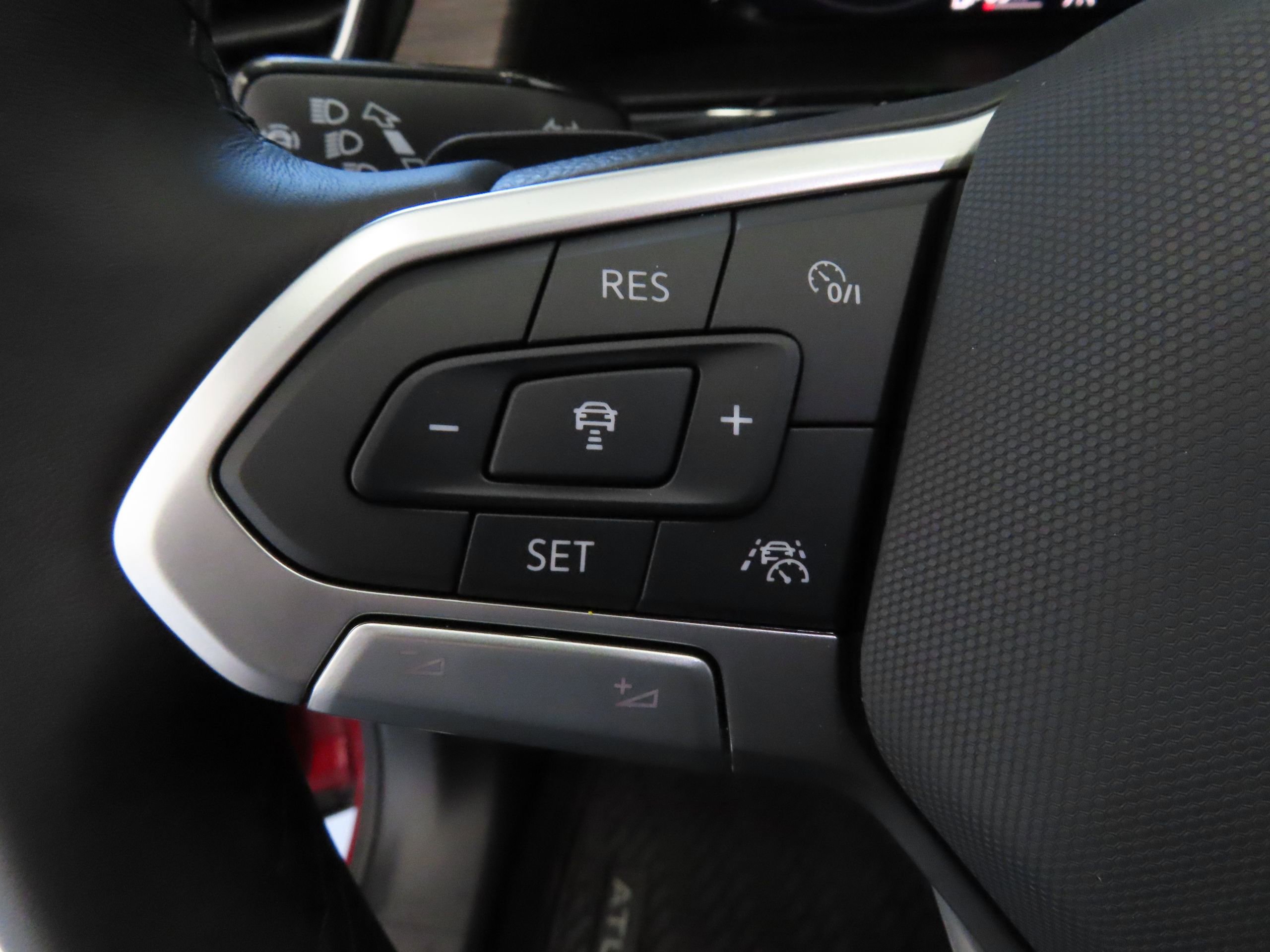 New 2025 Volkswagen Atlas SEL Premium R-Line AWD/4WD image 13