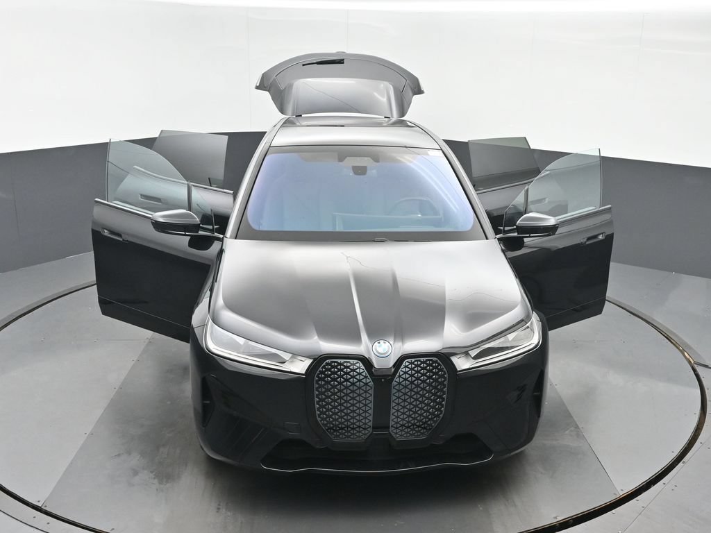 Used 2024 BMW iX xDrive50 w/ Premium Package AWD/4WD image 43