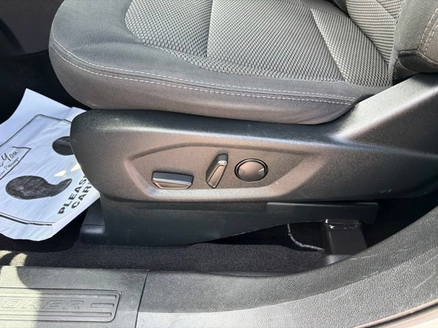 Used 2019 Ford Explorer XLT w/ Equipment Group 201A AWD/4WD image 11