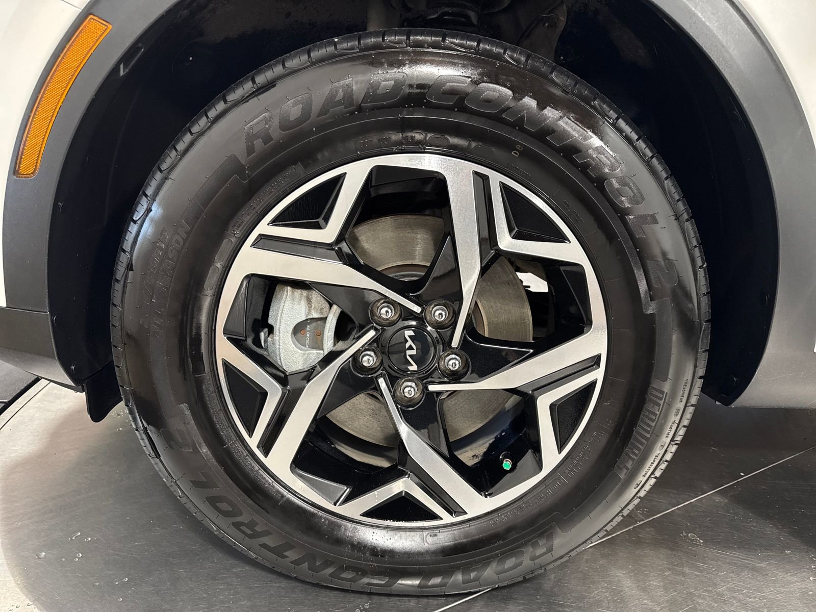 Certified 2023 Kia Sportage LX image 2