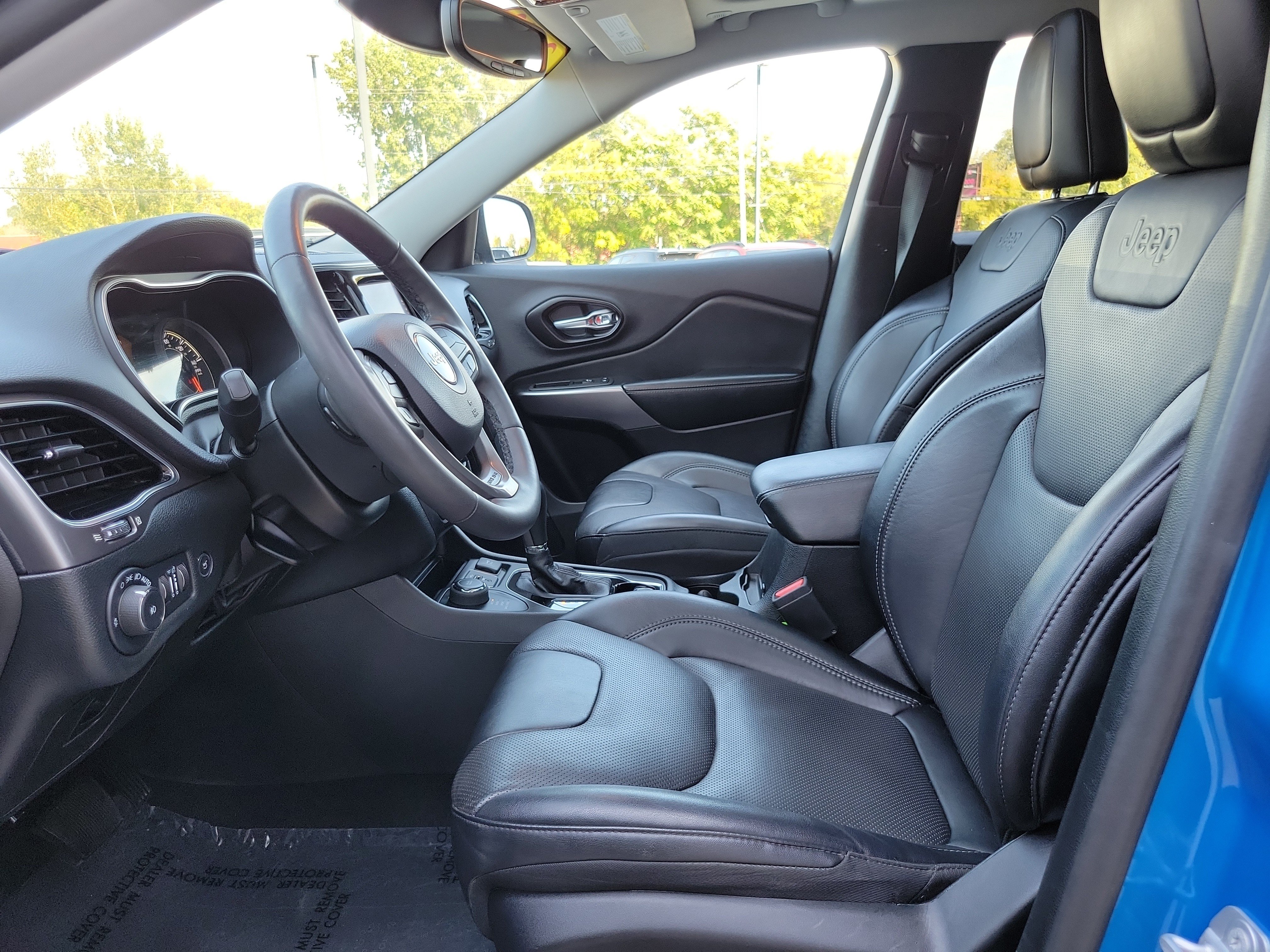 Used 2022 Jeep Cherokee Limited w/ Elite Package AWD/4WD image 8