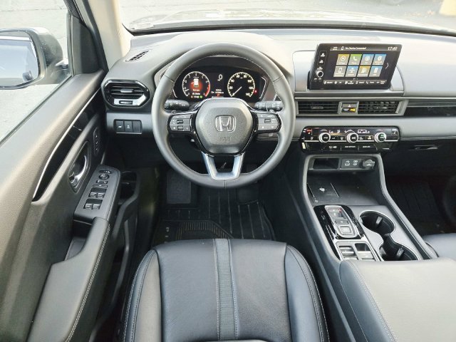 Used 2025 Honda Pilot EX-L image 7
