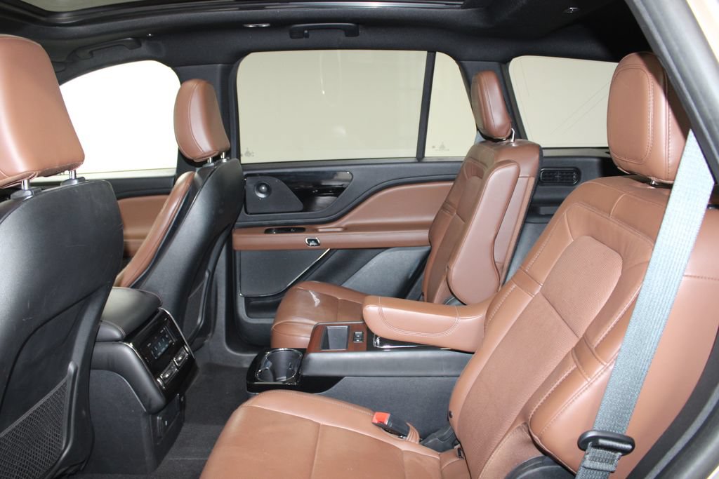 Used 2021 Lincoln Aviator Reserve w/ Equipment Group 201A AWD/4WD image 24