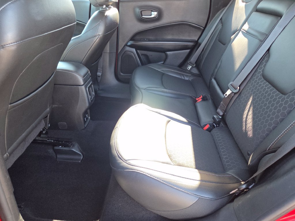 Used 2019 Jeep Compass Latitude w/ Popular Equipment Group AWD/4WD image 5