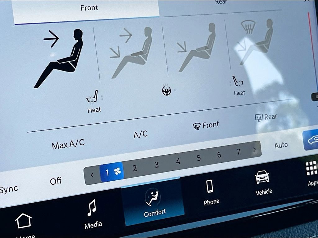 Certified 2025 Chrysler Pacifica Select image 17