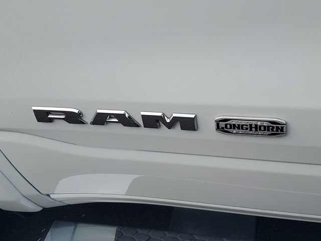 Used 2022 RAM 1500 Limited w/ Body Color Bumper Group AWD/4WD image 27