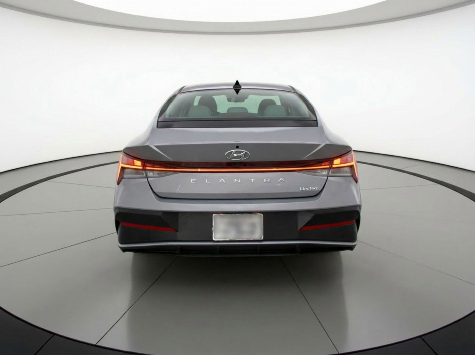 Used 2025 Hyundai Elantra Limited image 7