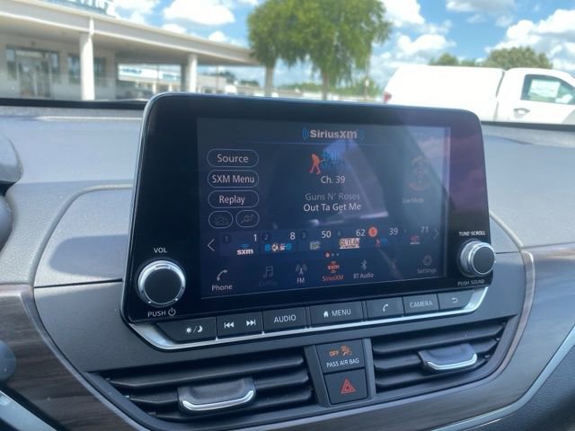 Used 2025 Nissan Altima 2.5 SV FWD image 26