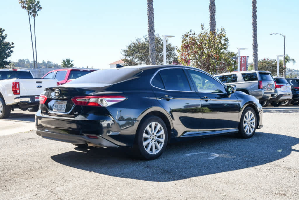 Used 2019 Toyota Camry LE FWD image 9