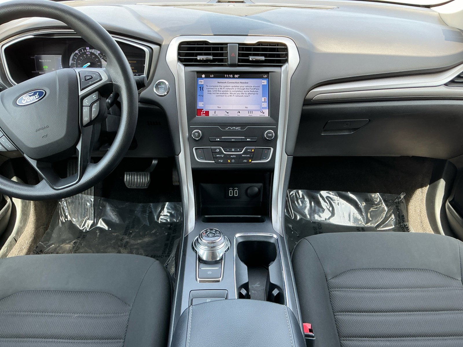 Used 2019 Ford Fusion SE FWD image 10