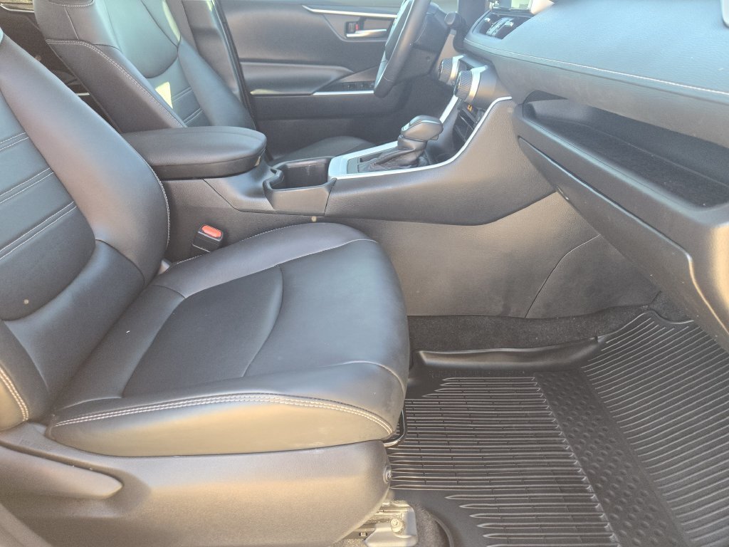 Used 2024 Toyota RAV4 XLE Premium FWD image 24