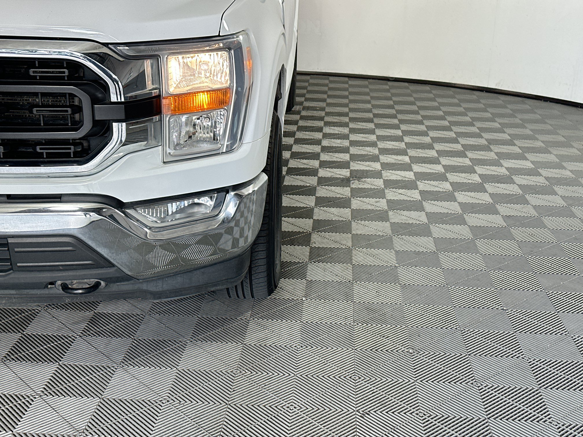 Used 2022 Ford F150 XLT w/ Equipment Group 301A Mid AWD/4WD image 9