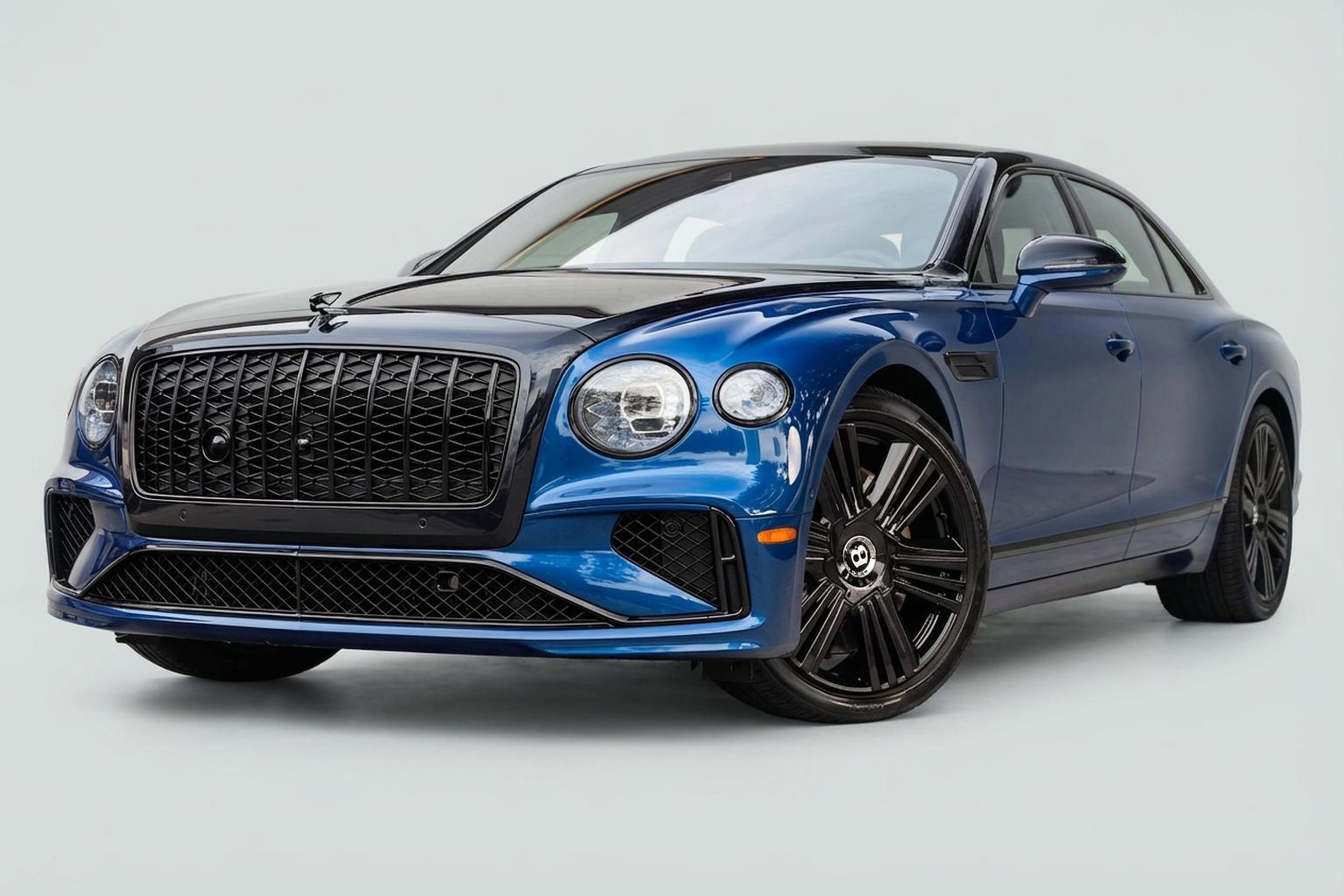 Used 2026 Bentley Flying Spur Azure image 22