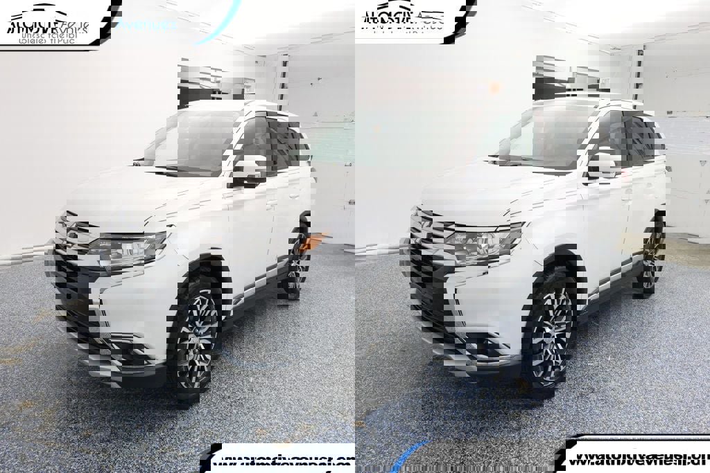 Used 2018 Mitsubishi Outlander SE