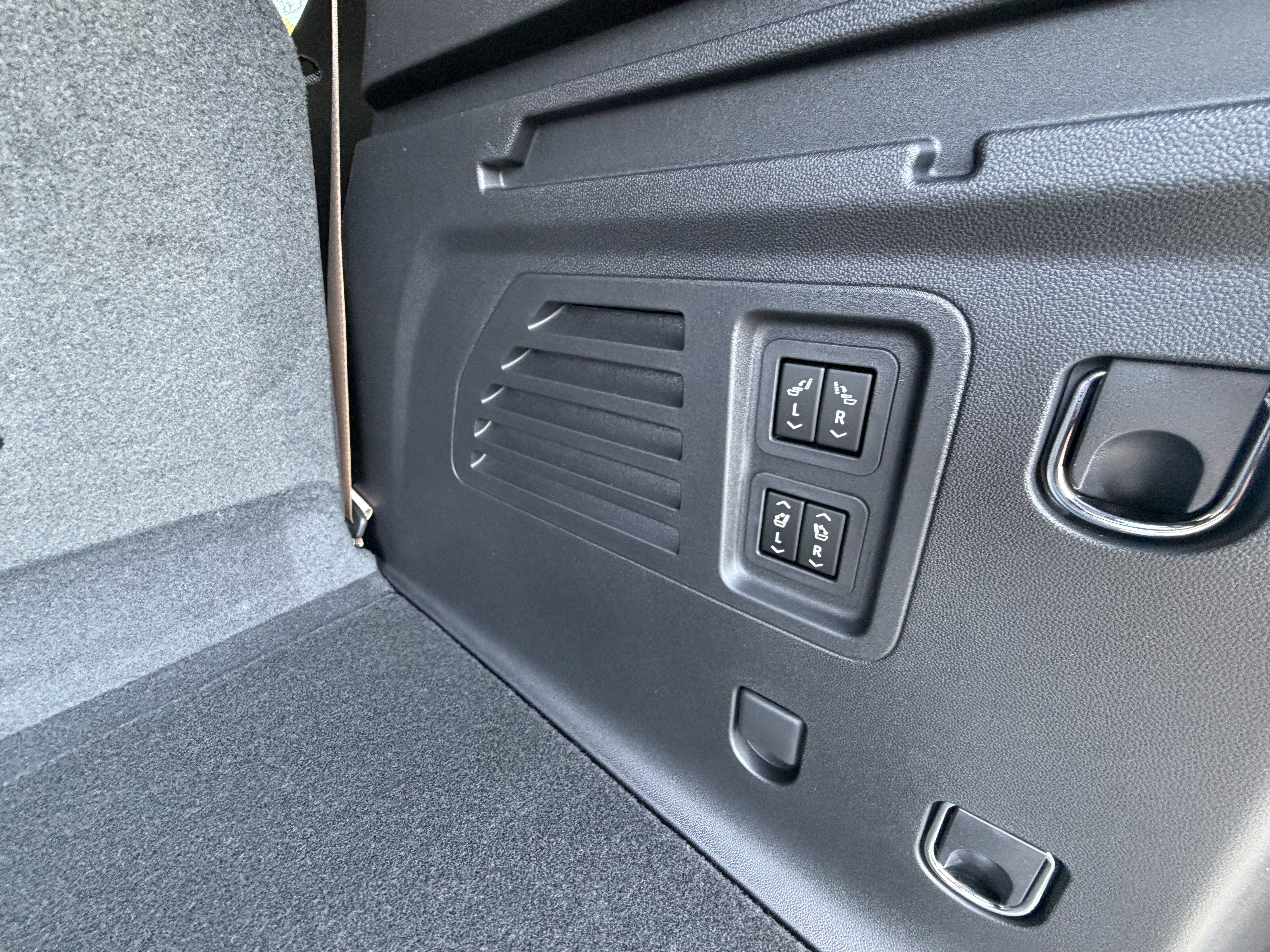New 2027 Buick Enclave Preferred w/ Power Package FWD image 10