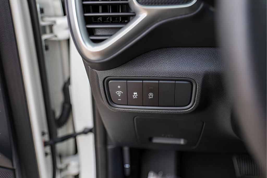 Used 2023 Kia Soul LX w/ LX Technology Package FWD image 18