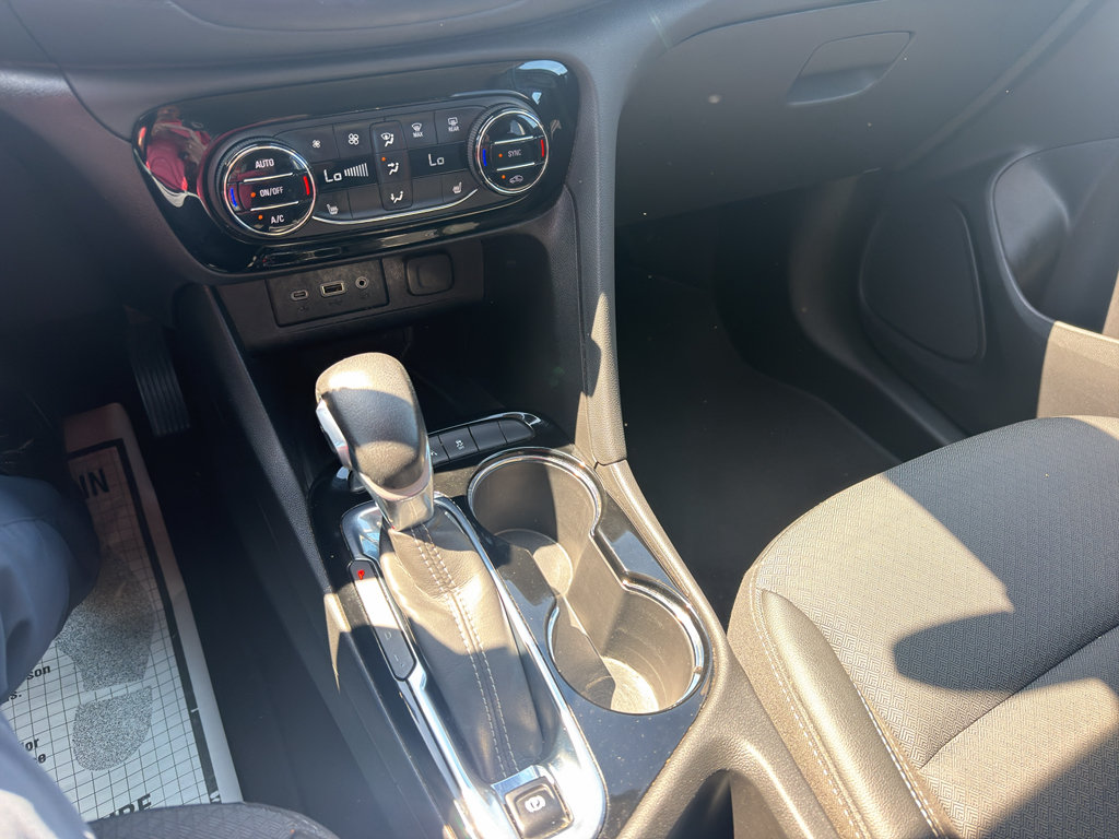 Used 2022 Buick Encore GX Select w/ Sport Touring Package FWD image 15