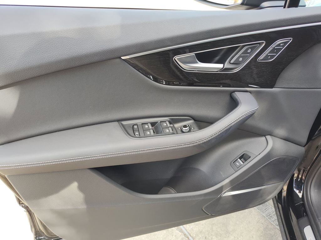 Certified 2025 Audi Q7 3.0T Prestige w/ Prestige Package image 21