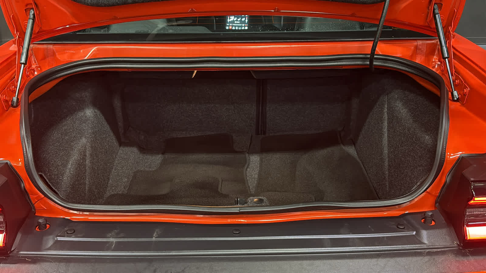 Used 2022 Dodge Challenger R/T Scat Pack RWD image 22