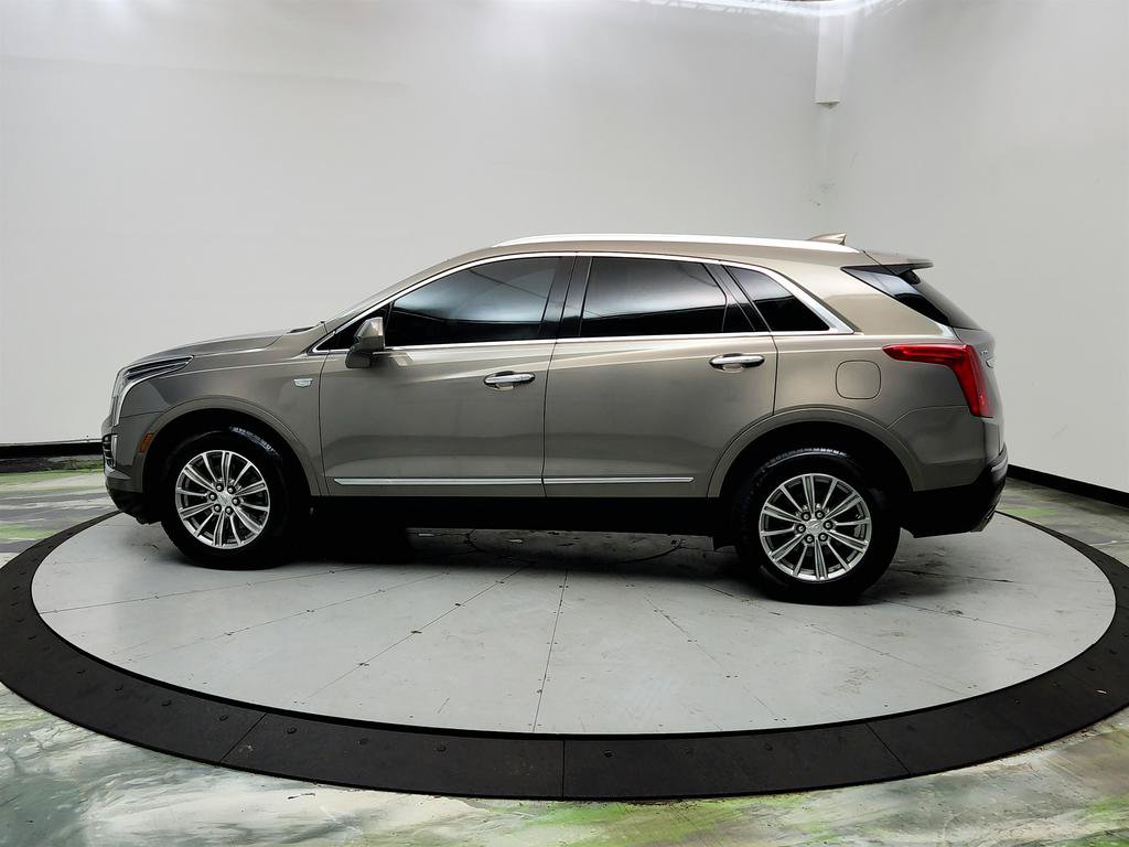 Used 2017 Cadillac XT5 Luxury w/ Driver Awareness Package FWD image 8