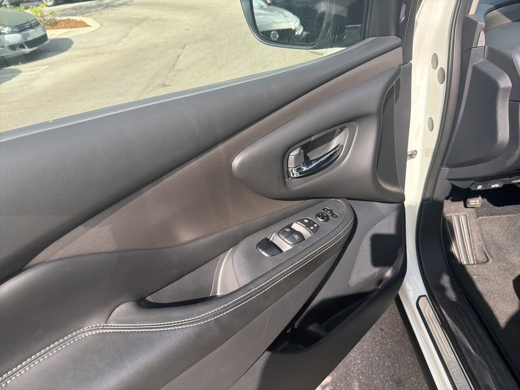 Certified 2024 Nissan Murano SV image 13