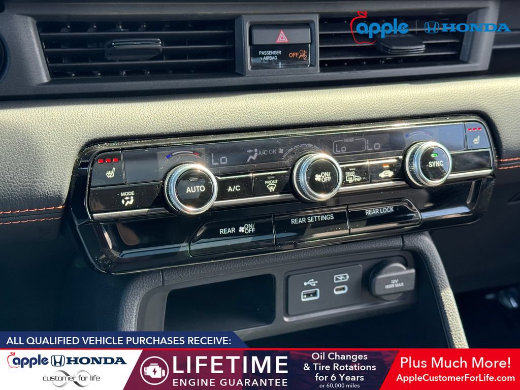 Used 2025 Honda Pilot TrailSport image 15