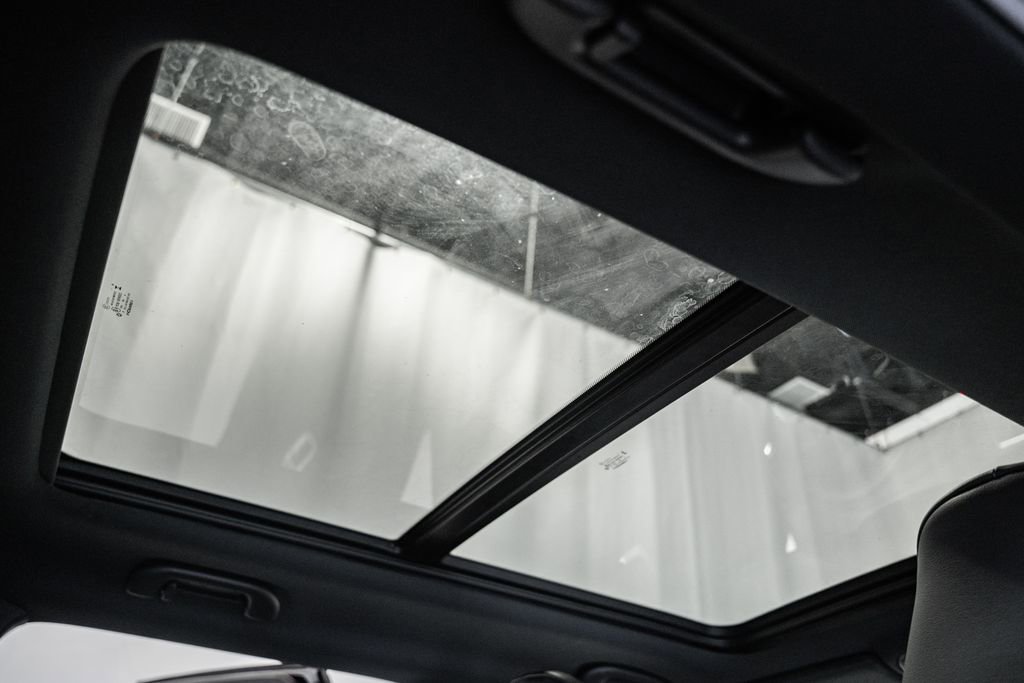 New 2025 Jeep Compass Limited w/ Sun & Sound Group image 32