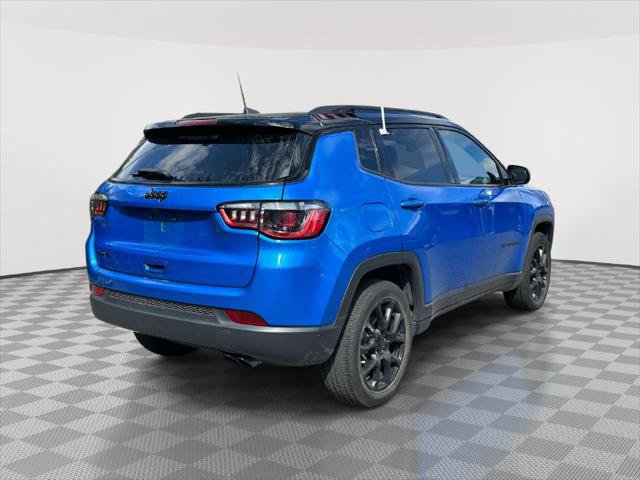 Used 2022 Jeep Compass Latitude AWD/4WD image 3