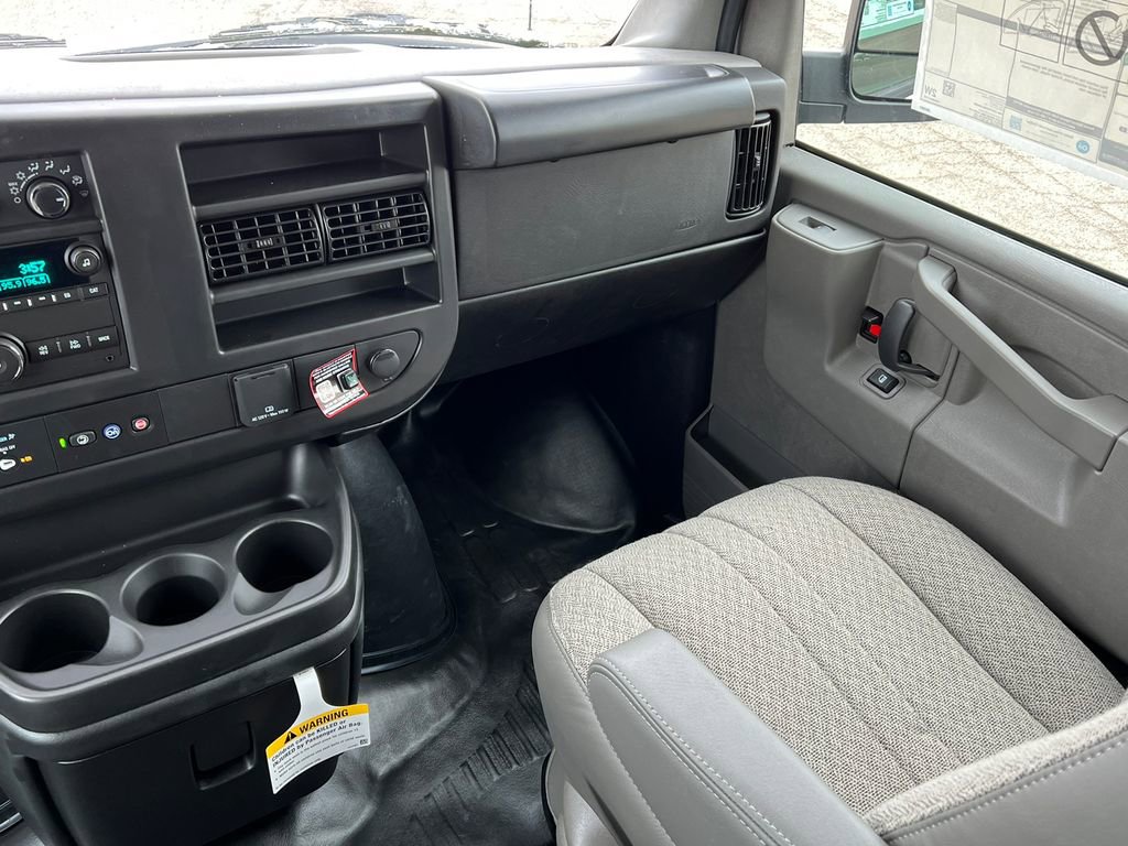 New 2025 GMC Savana 3500 Extended w/ Driver Convenience Package image 30