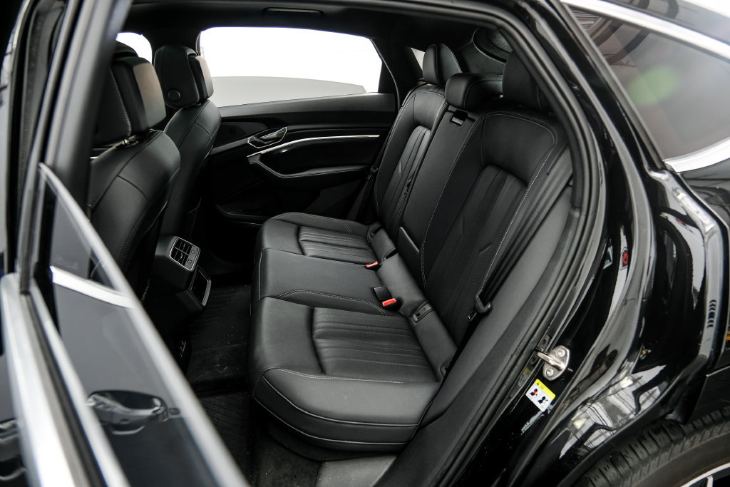 Used 2024 Audi Q8 e-tron Premium Plus w/ Premium Plus Package AWD/4WD image 53