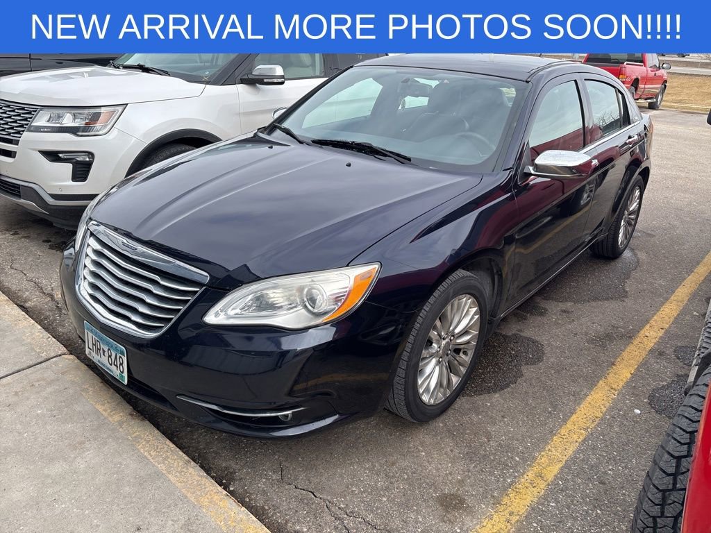 Used 2012 Chrysler 200 Limited image 2