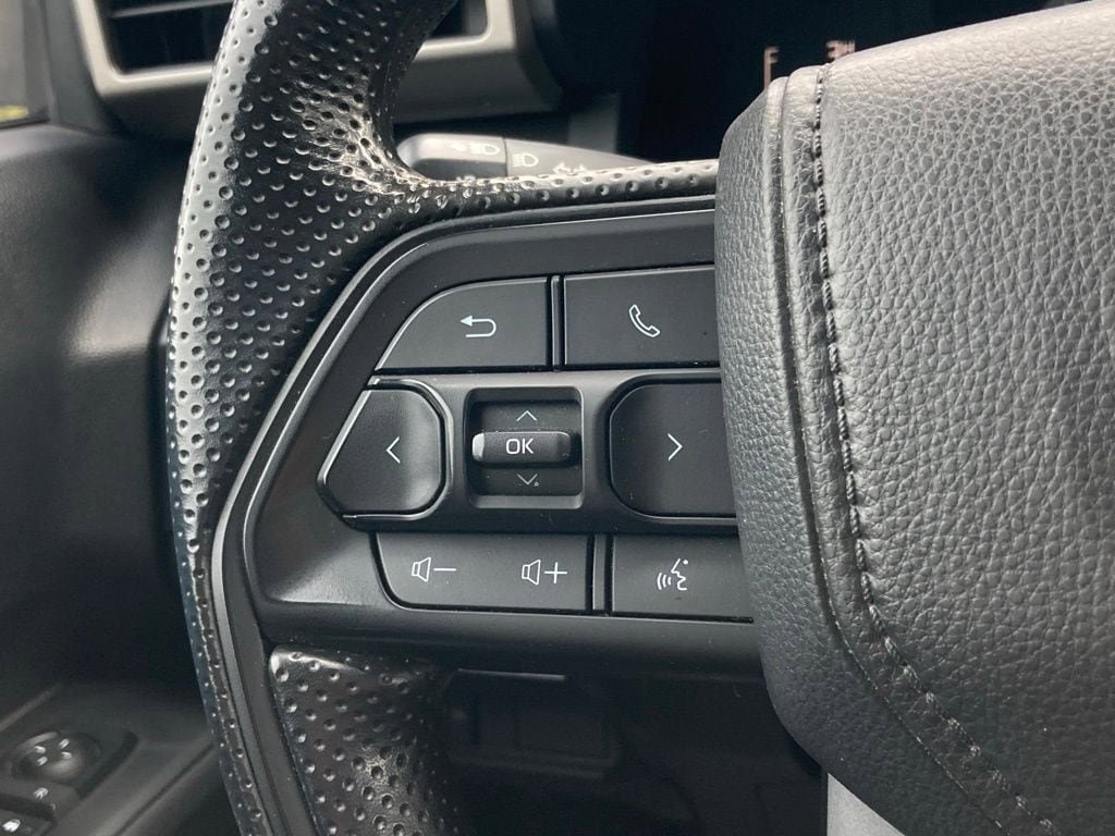 Certified 2025 Toyota Tacoma SR AWD/4WD image 15