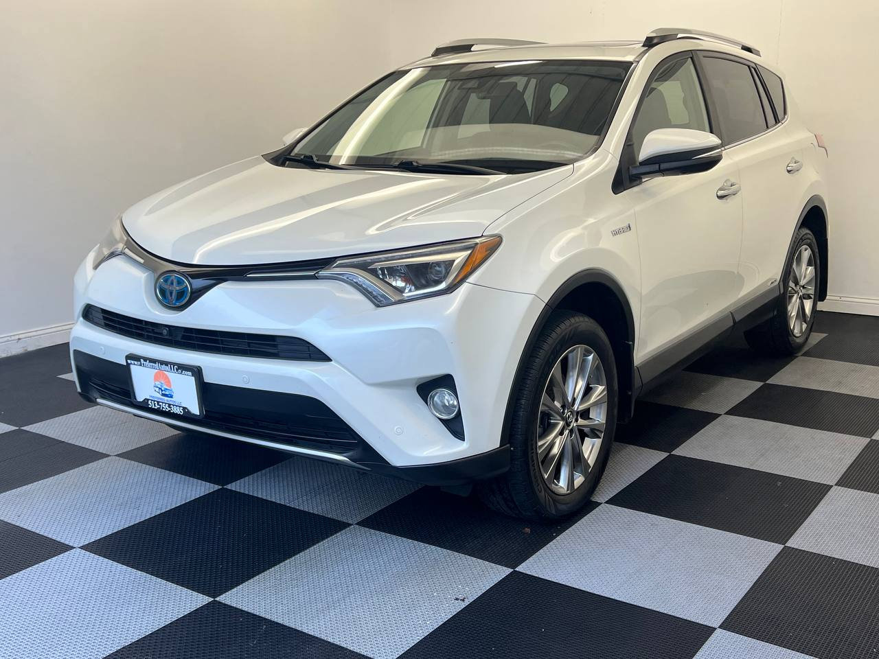 Used 2016 Toyota RAV4 Limited image 1