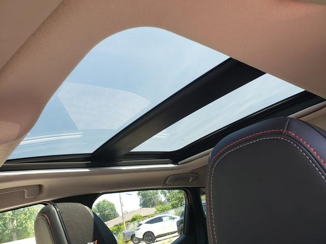 New 2025 Nissan Kicks SR w/ SR Premium Package image 18