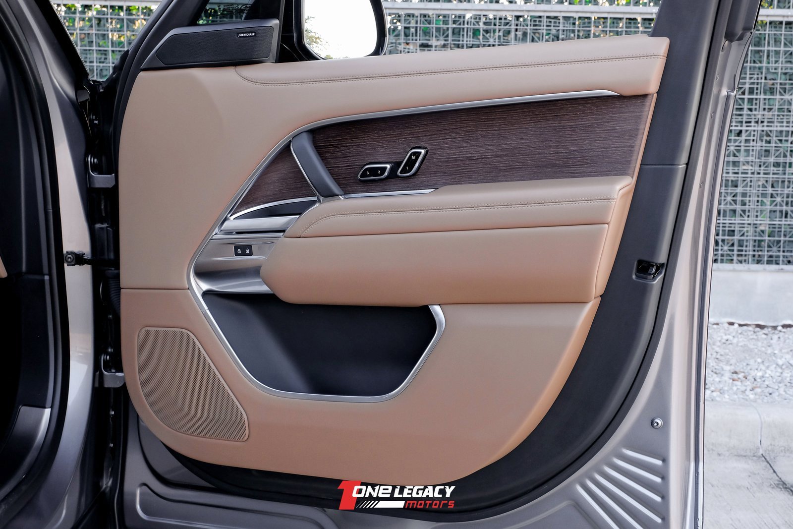 Used 2023 Land Rover Range Rover Long Wheelbase SE image 49