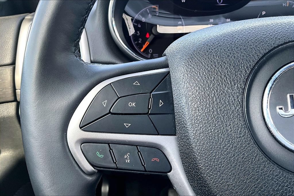Used 2018 Jeep Grand Cherokee Altitude RWD image 19