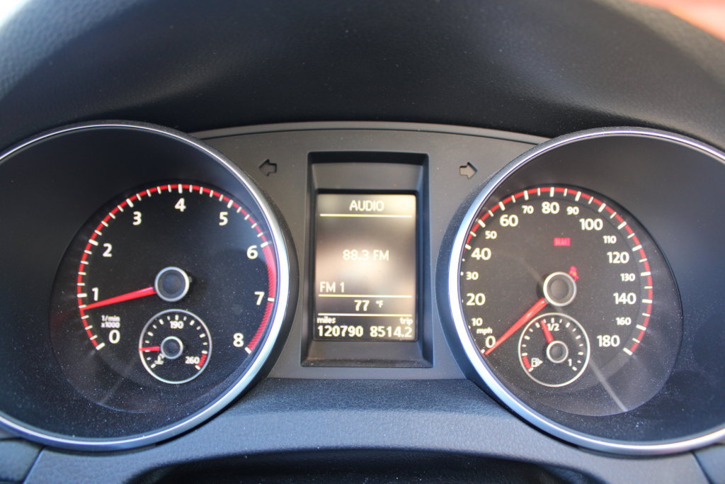 Used 2011 Volkswagen Golf 2-Door FWD image 21