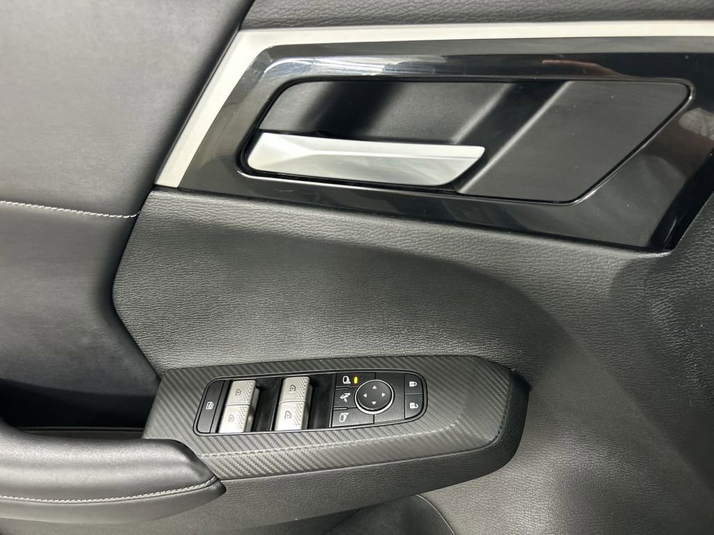 Used 2023 Mitsubishi Outlander SE AWD/4WD image 11