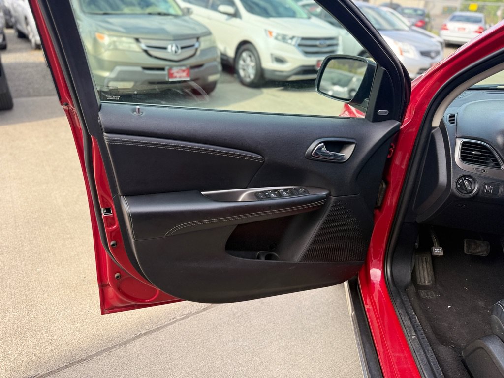 Used 2015 Dodge Journey Crossroad w/ Flexible Seating Group AWD/4WD image 9