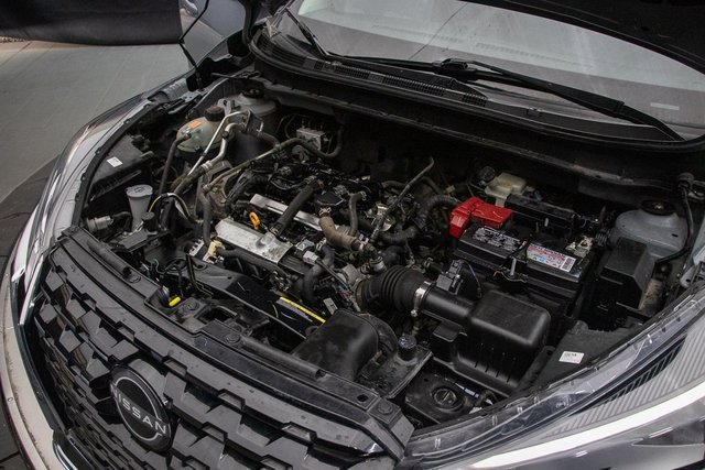 Used 2023 Nissan Kicks SV image 28