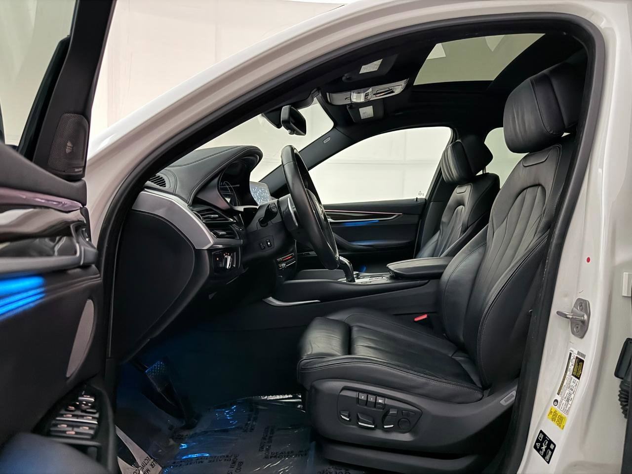 Used 2019 BMW X6 xDrive50i w/ M Sport Package image 18